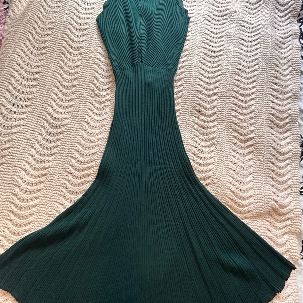 Adelyn Rae Green Pleated Sheath Maxi Dress